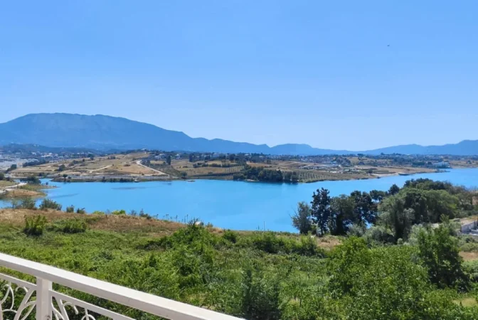 Tirane, shitet Vile 3 Katshe , 550 m² 596.000 € (Frake)