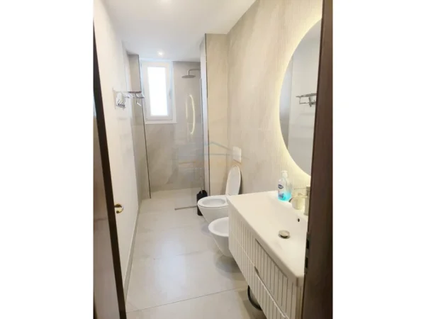 Tirane, jepet me qera apartament 2+1+Ballkon Kati 4, 83 m² 760 € (Myslym Shyri)