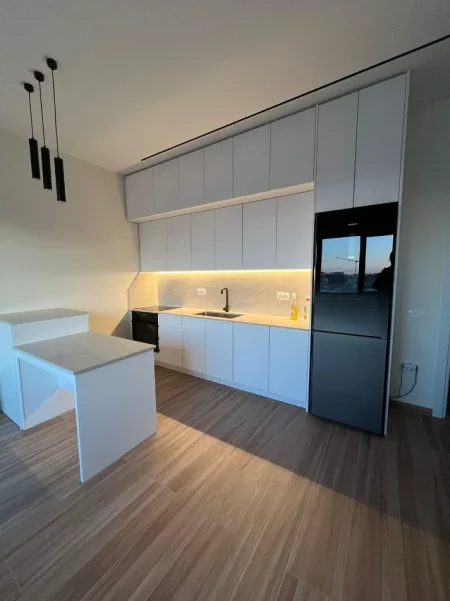 Tirane, jap me qera apartament 1+1+Ballkon Kati 7, 70 m² 750 € (Spring Residence)Zona 21 Dhjetori