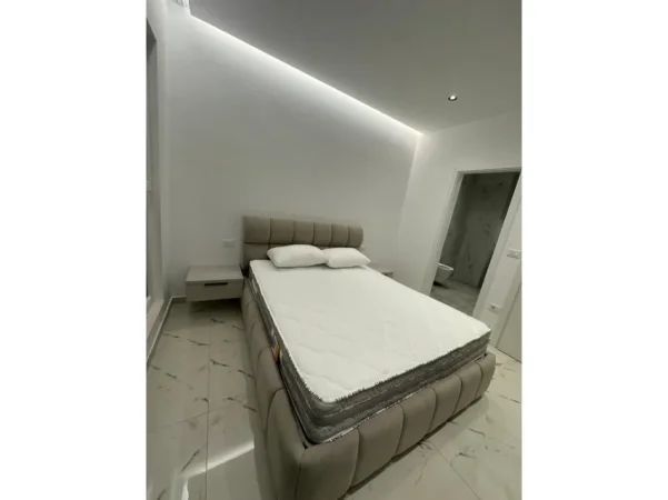Tirane, jepet me qera apartament 2+1+Ballkon Kati 6, 108 m² 850 € (ish Dogana)