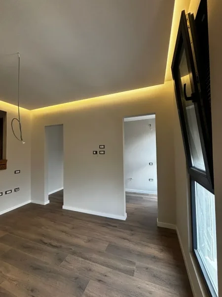 Tirane, shitet apartament 2+1+Ballkon Kati 2, 100 m² 160.999 € (Porcela)