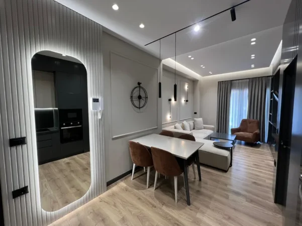 Tirane, jepet me qera apartament 1+1+Ballkon Kati 12, 75 m² 950 € (Garden Building)