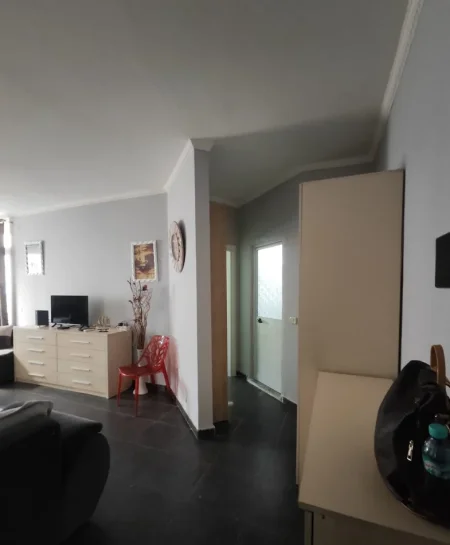Tirane, jepet me qera apartament 1+1 Kati 3, 78 m² 450 € (Astir)