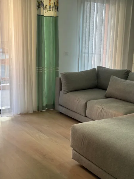 Tirane, jepet me qera apartament 1+1 Kati 3, 75 m² 750 € (Delijorgji)