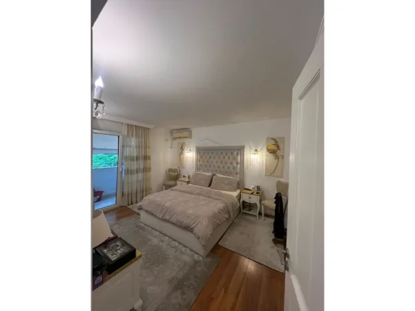 Tirane, shitet apartament 2+1+Ballkon Kati 4, 106 m² 284.000 € (Rruga e Kavajes)