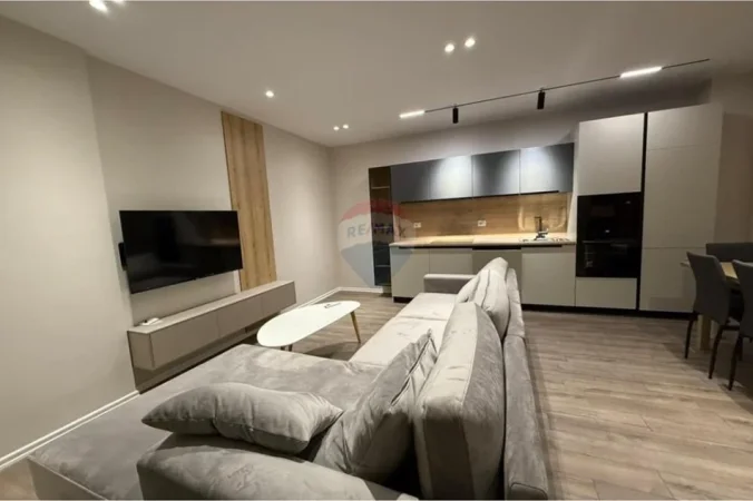 Tirane, shitet apartament 1+1+Ballkon , 74 m² 185.000 € (Komuna e Parisit)