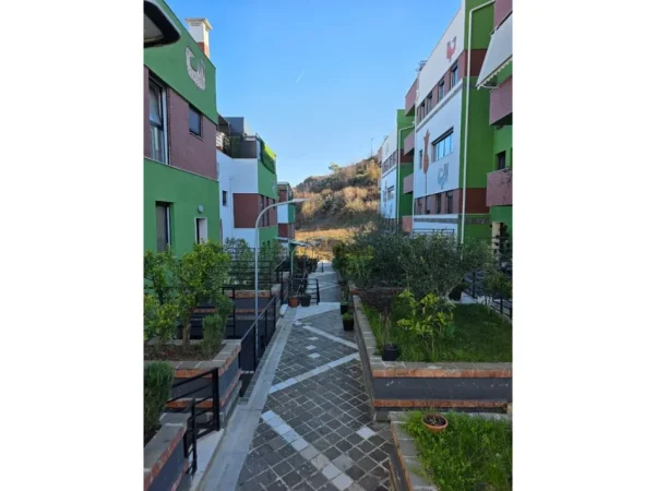 Tirane, shitet apartament duplex Dublex , 260,57 m² 480.000 € (Kodra e Diellit)