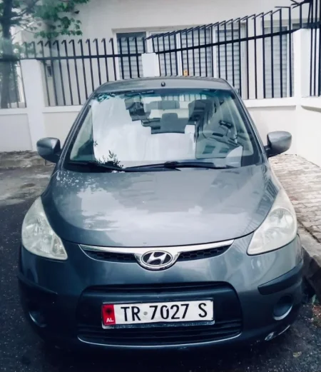 Tirane, shes makine Benzin, gri e erret manuale 2.400 €