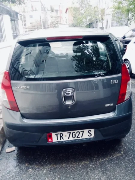 Tirane, shes makine Benzin, gri e erret manuale 2.400 €