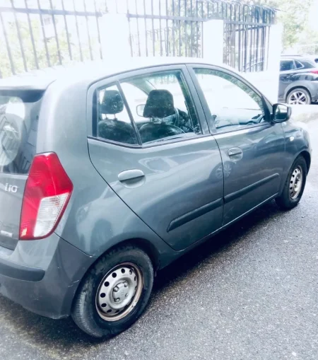 Tirane, shes makine Benzin, gri e erret manuale 2.400 €