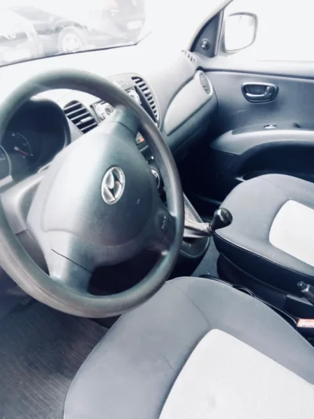 Tirane, shes makine Benzin, gri e erret manuale 2.400 €