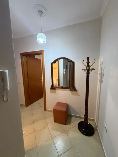 Tirane, jap me qera apartament 1+1+Ballkon Kati 6, 65 m² 450 € (rruga stavri themeli)