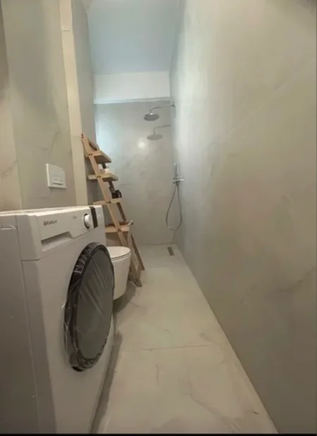 Tirane, jap me qera apartament 1+1 Kati 2, 50 m² 300 € (rruga dalip topi)