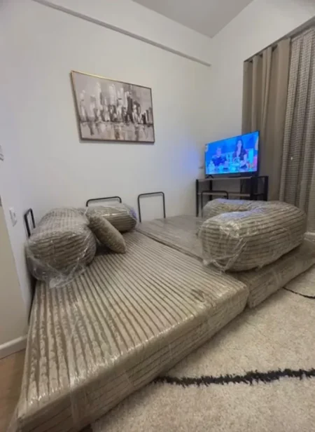 Tirane, jap me qera apartament 1+1 Kati 2, 50 m² 300 € (rruga dalip topi)