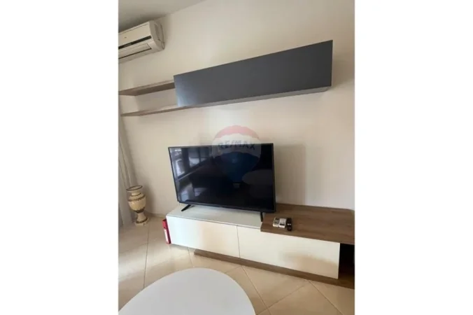 Tirane, jepet me qera apartament 2+1+Ballkon , 103 m² 830 € 