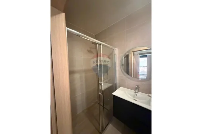 Tirane, jepet me qera apartament 2+1+Ballkon , 103 m² 830 € 