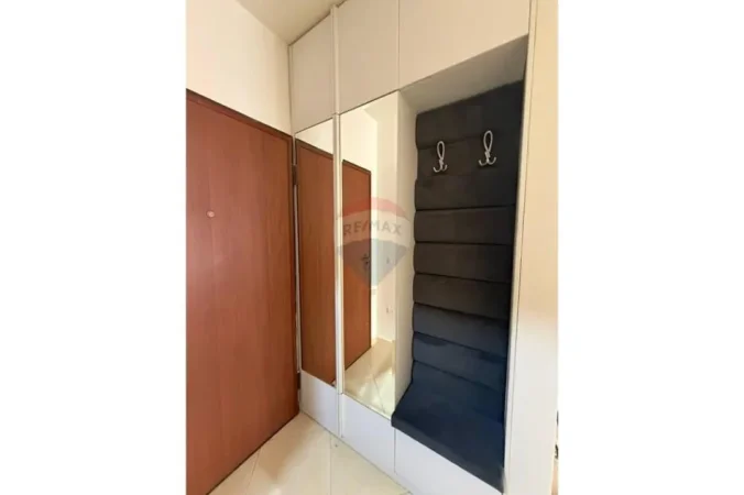 Tirane, jepet me qera apartament 2+1+Ballkon , 103 m² 830 € 