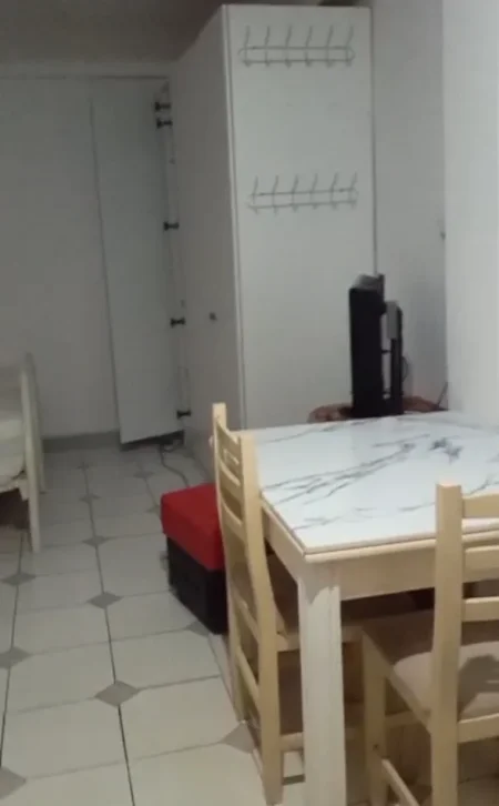 Tirane, jepet me qera garsonier 1+1 Kati 1, 35 m² (Mbrapa Pallateve te Arabit, Don Bosko)