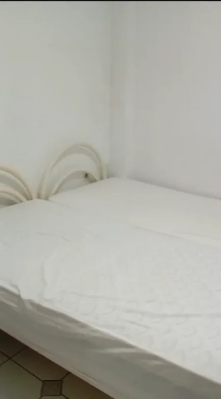 Tirane, jepet me qera garsonier 1+1 Kati 1, 35 m² (Mbrapa Pallateve te Arabit, Don Bosko)