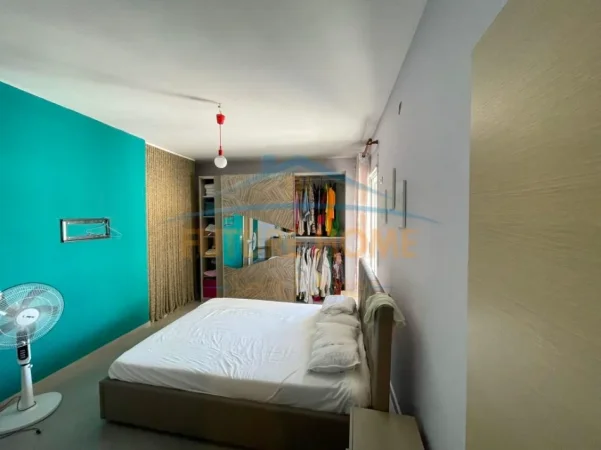 Tirane, shitet apartament 2+1+Ballkon Kati 8, 111 m² 170.000 € (unaza e re)