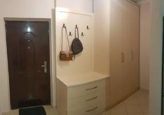 Tirane, jepet me qera apartament 2+1+Aneks+Ballkon Kati 3, 97 m² 470 € (Rruga Besim Alla)