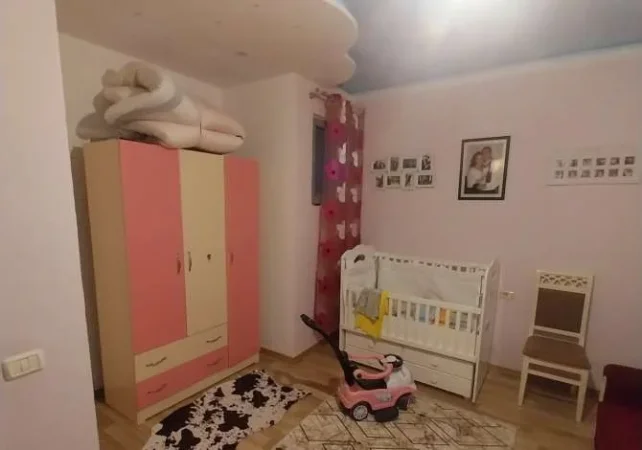 Tirane, jepet me qera apartament 2+1+Aneks+Ballkon Kati 3, 97 m² 470 € (Rruga Besim Alla)