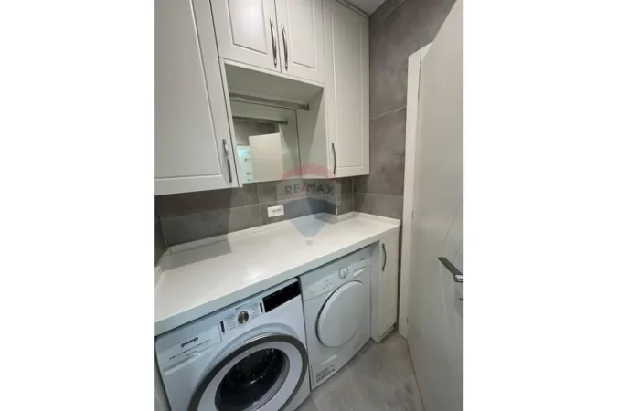 Tirane, shitet apartament 2+1 Kati 3, 93 m² 