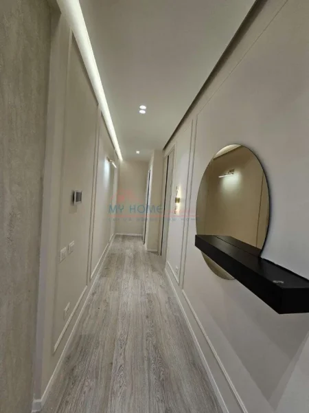 Tirane, jepet me qera apartament 2+1+Ballkon Kati 8, 113 m² 1.400 € (Kompleksi Delijorgji)