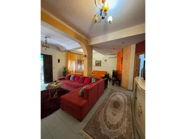 Tirane, shes apartament 3+1 Kati 1, 138 m² 169.000 € 