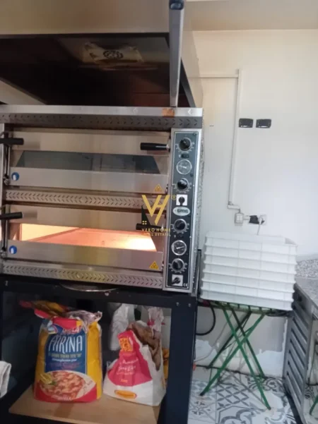 Tirane, shitet biznesi Kati 0, 150 m² (BULEVARDI BAJRAM CURRI)