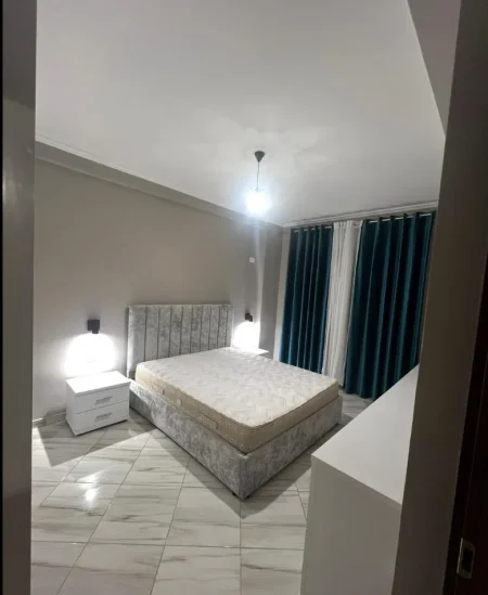 Tirane, jepet me qera apartament 2+1 , 90 m² 400 € 