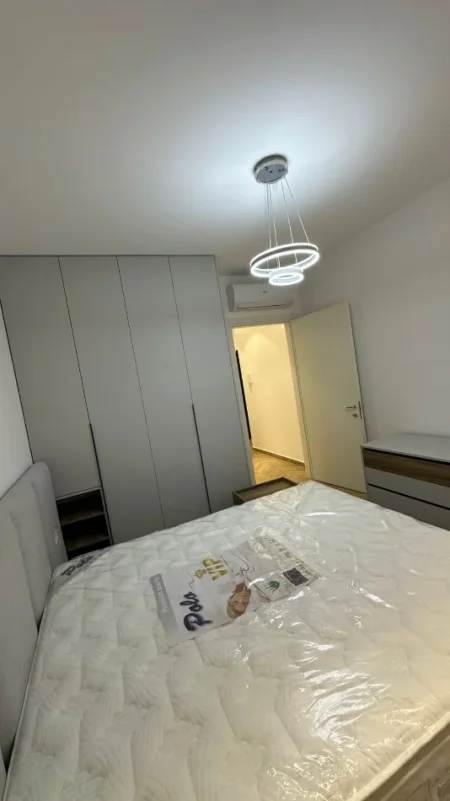 Tirane, jepet me qera apartament 1+1 Kati 1, 60 m² 650 € 