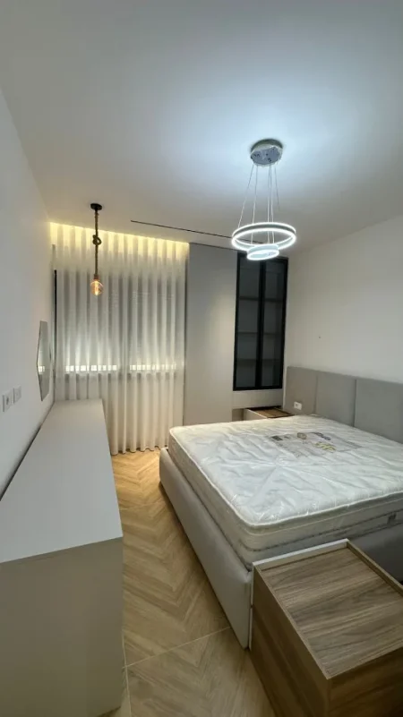 Tirane, jepet me qera apartament 1+1 Kati 1, 60 m² 650 € 