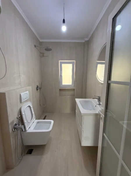 Tirane, shitet apartament 1+1 Kati 5, 54 m² 98.000 € (PORCELAN)