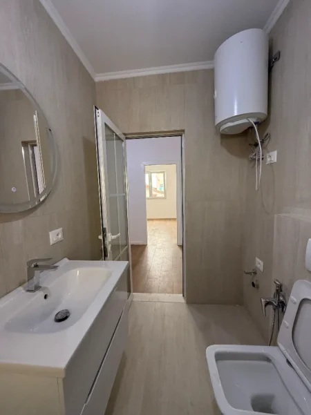 Tirane, shitet apartament 1+1 Kati 5, 54 m² 98.000 € (PORCELAN)