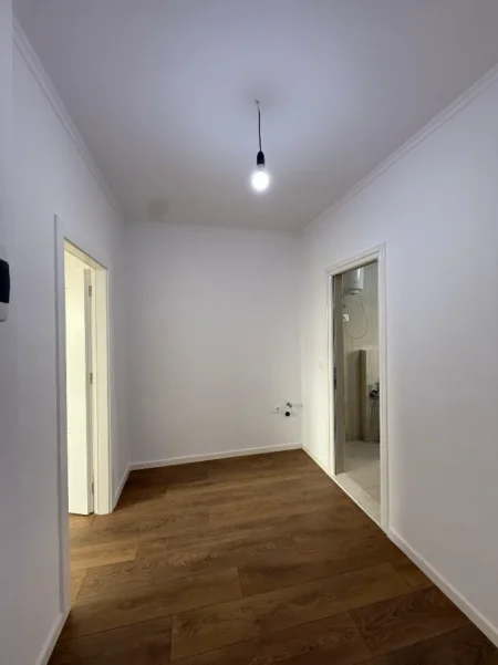 Tirane, shitet apartament 1+1 Kati 5, 54 m² 98.000 € (PORCELAN)