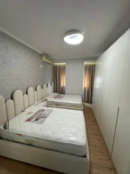 Tirane, jap me qera 2+1 Kati 2, 107 m² 1.000 € 
