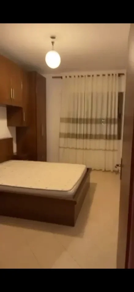 Tirane, jepet me qera nga Pronari, pa-komision apartament 2+1+Ballkon Kati 6, 110 m² 437 € (Vila L Astir)