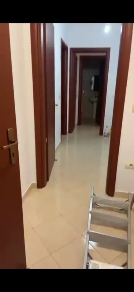 Tirane, jepet me qera nga Pronari, pa-komision apartament 2+1+Ballkon Kati 6, 110 m² 437 € (Vila L Astir)