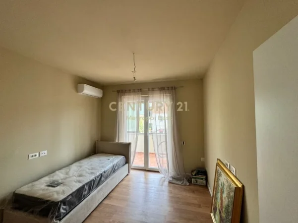 Tirane, jepet me qera apartament 2+1 Kati 1, 110 m² 1.000 € 