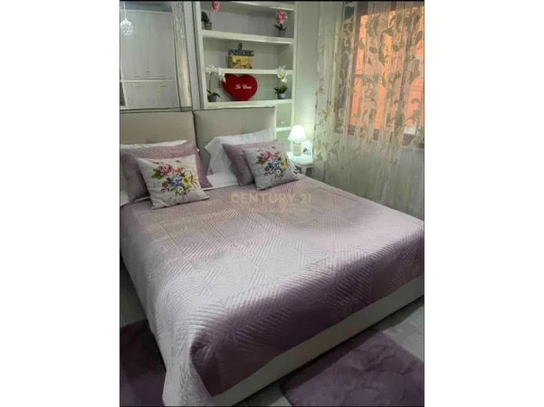 Tirane, jepet me qera apartament 1+1 Kati 2, 45 m² 650 € 