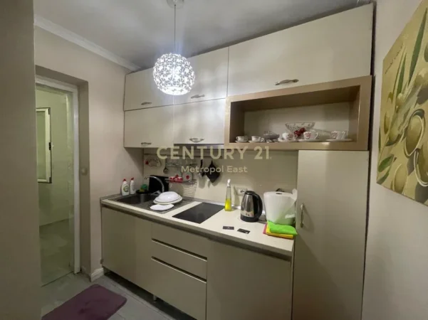 Tirane, jepet me qera apartament 1+1 Kati 2, 45 m² 650 € 