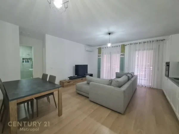 Tirane, jepet me qera apartament 1+1 , 72 m² 750 € 