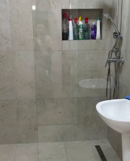 Tirane, jepet me qera apartament 1+1 , 75 m² 750 € 