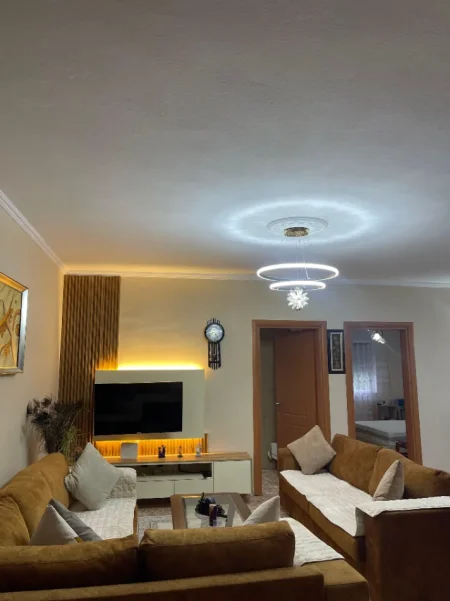 Tirane, jepet me qera apartament 2+1+Ballkon Kati 3, 103 m² 600 € (Don Bosko)