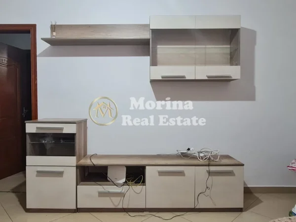 Tirane, jepet me qera apartament 3+1 Kati 6, 150 m² 500 € (Komisariati Nr 4)