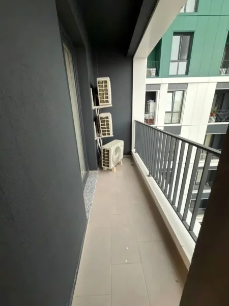 Tirane, jepet me qera apartament 2+1+Ballkon Kati 7, 100 m² (Komuna e Parisit prane Kika 2)