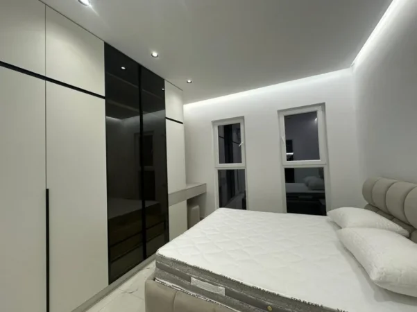 Tirane, jepet me qera apartament 2+1+Ballkon Kati 6, 108 m² 850 € (DRITAN HOXHA)