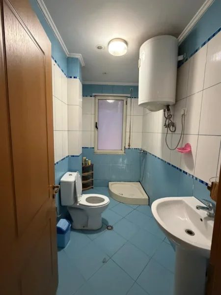 Tirane, jepet me qera apartament 2+1 Kati 2, 100 m² 500 € (Rruga Aleksandri i madh)