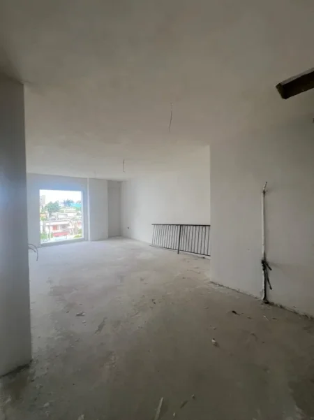Tirane, shitet apartament 1+1 Kati 3, 71 m² 110.000 € (Porcelan)